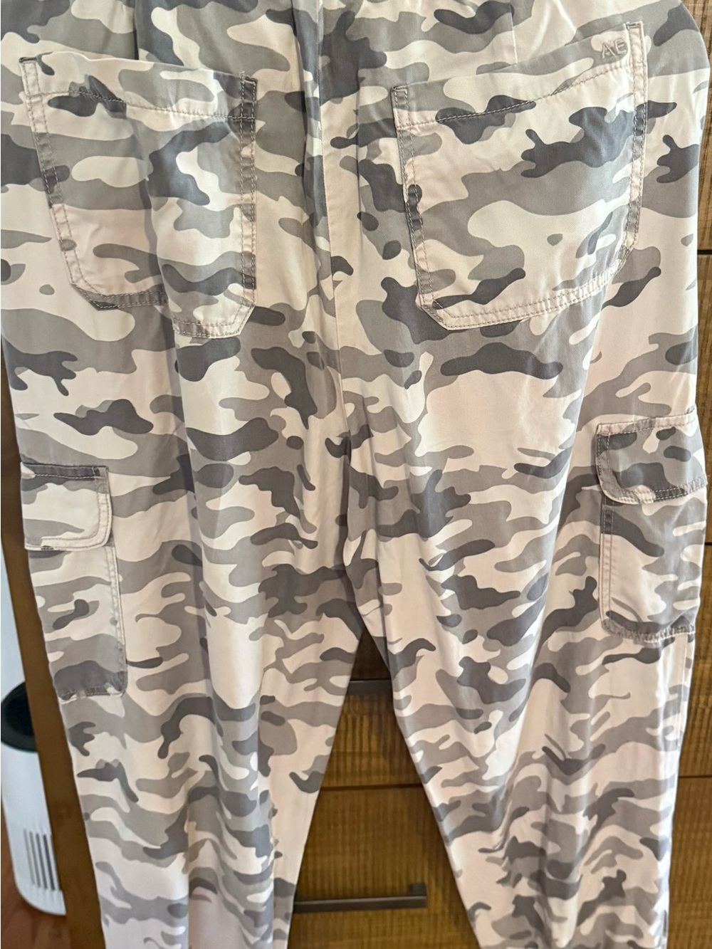 American Eagle Outfitters Women's Camo Jogger Pants - Beige & Gray - Picture 2 of 8
